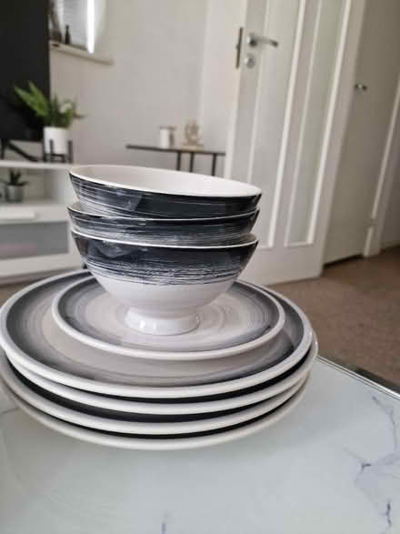 Photo of free Dinner plates and bowls (Didcot) #1
