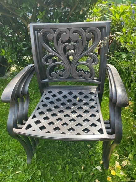 Photo of free Metal patio set (Hatfield) #2
