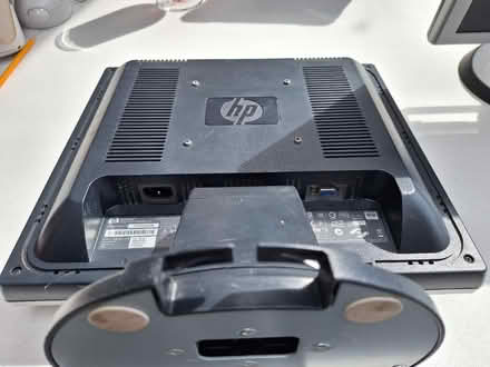 Photo of free HP 17" monitor (CR5 old coulsdon) #2