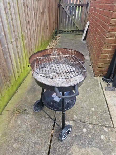 Photo of free Small bbq in cleaning (Didcot) #1