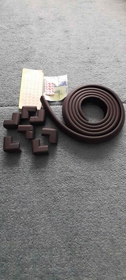 Photo of free Edge and corner safety guards (BS32) #2