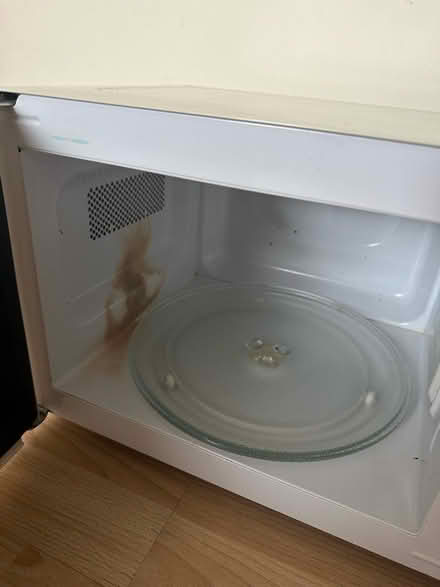 Photo of free Microwave Daewoo( doesn’t heat up) (NE6) #2
