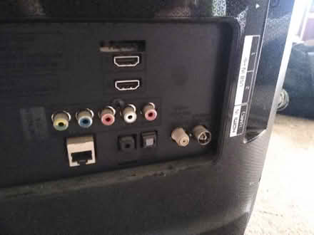 Photo of free 32" LG smart telly (Kings Sutton OX17) #3