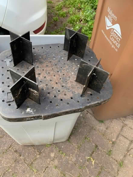 Photo of free old wormery (Little Malvern WR14) #2