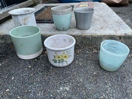 Photo of free 5 plant pots (Amersham HP7) #2