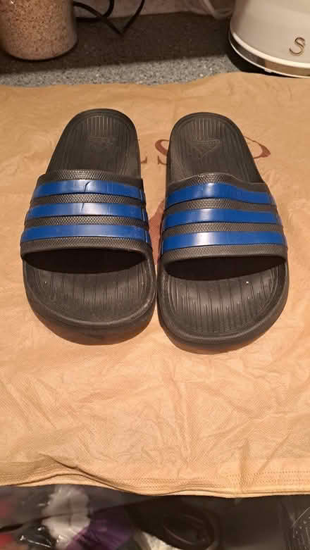 Photo of free Flip flops/sliders (Luton LU3) #1