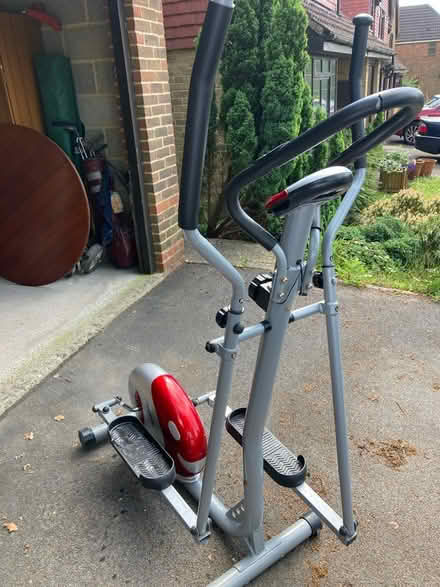 Photo of free Cross Trainer (GU12) #1