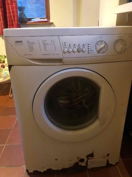 Photo of free Washing machine (Alcester Lanes End B14)