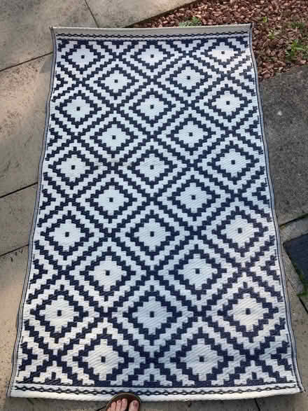 Photo of free Outdoor rug (Glasgow Parkhead G31) #1
