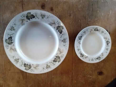Photo of free 8 dinner and 6 side plates (Blackbird Leys OX4) #1