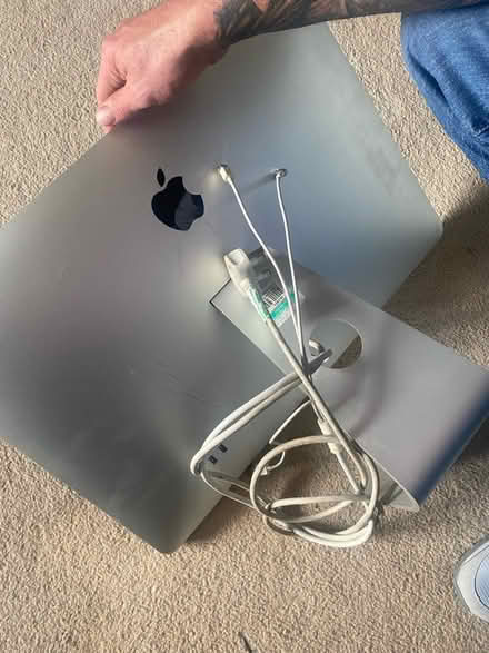 Photo of free Apple screen (ME19) #1