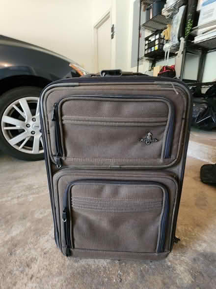 Photo of free Luggage set (Glenview near Northbrook) #2