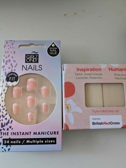 Photo of free Girls nails and hand soap (MK42) #1