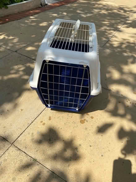 Photo of free medium cat cage (E14) #1