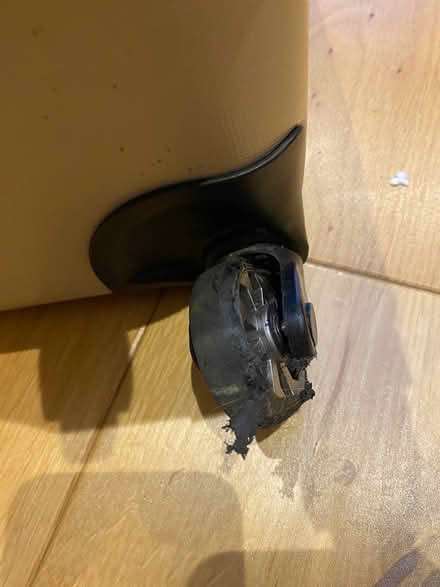 Photo of free Large suitcase (Bexleyheath DA7) #2