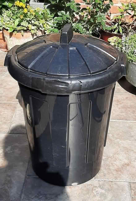 Photo of free 90l plastic bin with lid (market harborough LE16) #1