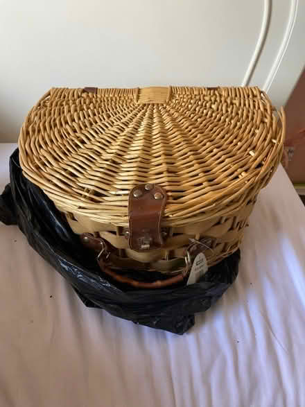 Photo of free Picnic hamper (By Morrisons Basingstoke road) #2