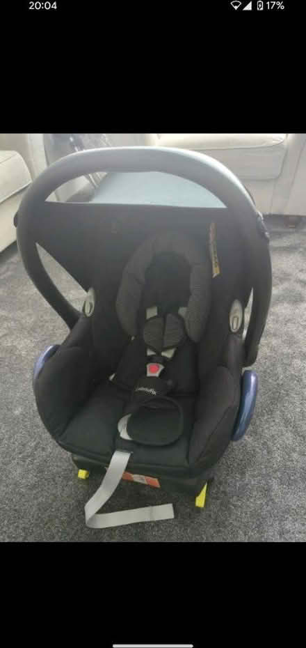 Photo of free Maxi Cosi car seat with isofix (BS14) #1