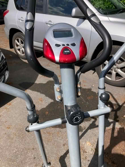 Photo of free Cross Trainer (GU12) #3