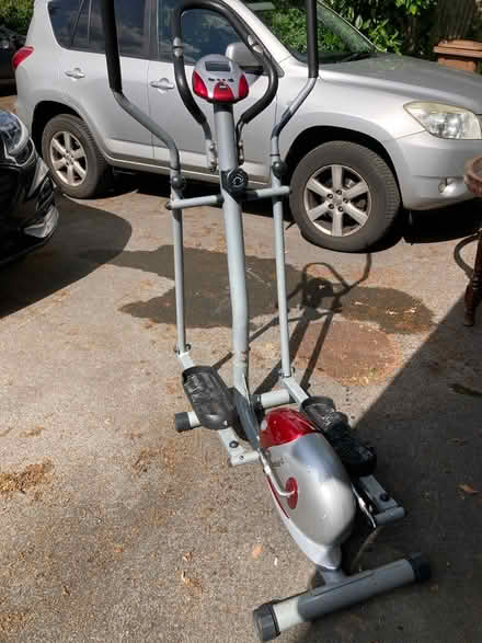 Photo of free Cross Trainer (GU12) #2