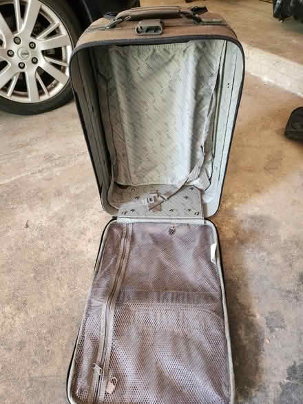 Photo of free Luggage set (Glenview near Northbrook) #3