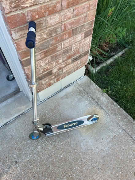 Photo of free Razor scooter (Southwest St Louis County) #1