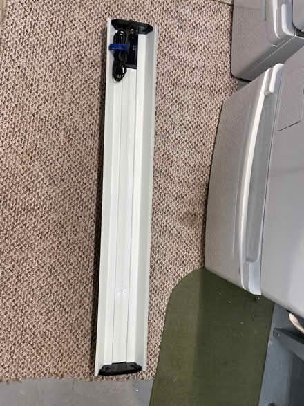 Photo of free 4’ dual fluorescent shop light (Catonsville) #1