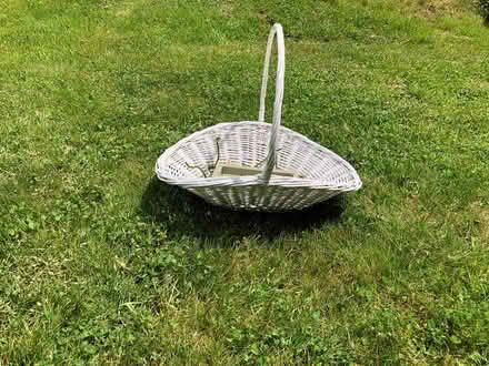 Photo of free White flower basket (LaGrange off Rt55) #1