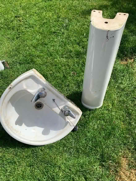 Photo of free Bathroom/vanity sink and pedestal (Goring by Sea BN12) #1