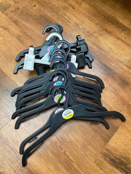 Photo of free Large bag of children’s hangers (Hook KT9) #1