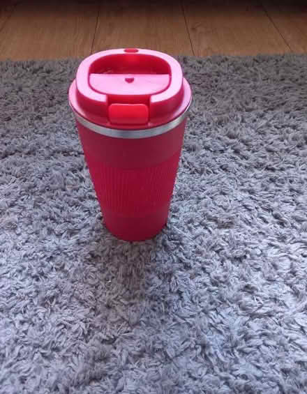Photo of free Red travel mug with lid (Tilehurst RG30) #1