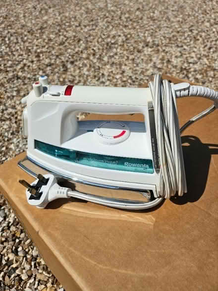Photo of free Electric Iron (Buckeridge DY14) #1