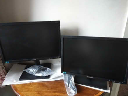 Photo of free Samsung 16" x 10" computer monitors (Garston WD25) #2