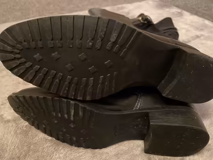 Photo of free Boots size 5 (DH2) #3