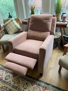 Photo of free Pink Recliner Armchair (Pollokshaws G41) #2