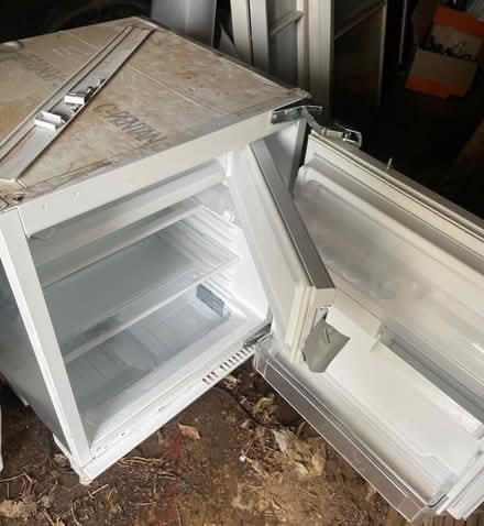 Photo of free integrated under counter top fridge with freezer compartment (Happisburgh NR12) #1