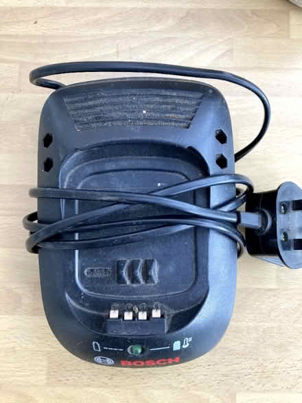 Photo of free Bosch 18v battery charger (Lower Wolvercote OX2) #1