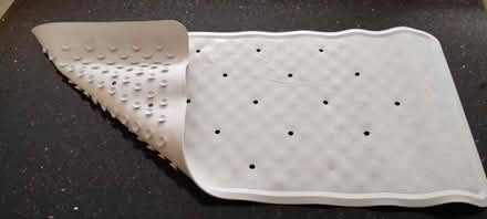 Photo of free Non slip bath mat (Bricket Wood AL2) #1