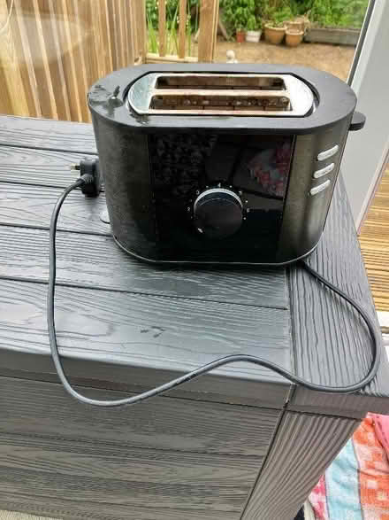 Photo of free Toaster (Brighouse HD6) #1