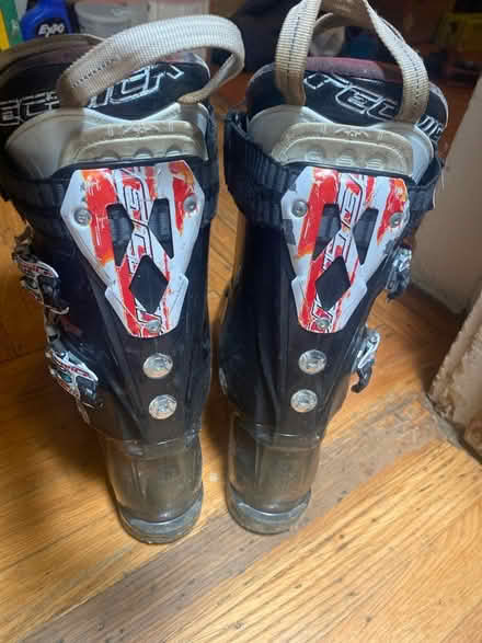 Photo of free Size 7.5, 305mm Tecnica Ski Boots (Lake Merritt) #2