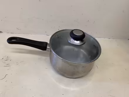Photo of free Medium sized saucepan with glass lid. (Bozeat NN29) #1