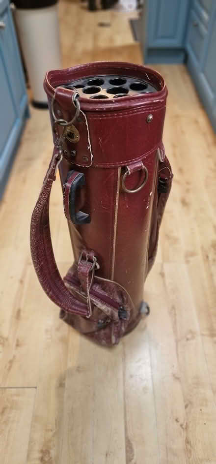 Photo of free Wilson retro Golf Bag (Reigate) #1