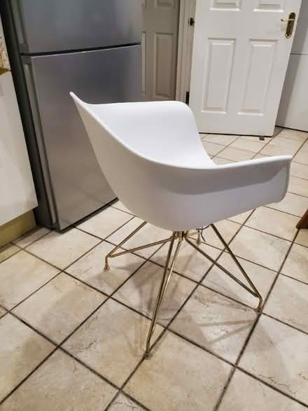 Photo of free White chair (Surbiton KT1) #1