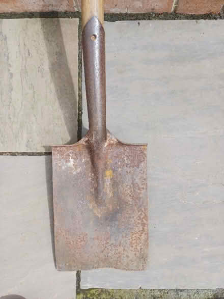 Photo of free Garden spade. (Owlthorpe S20) #2