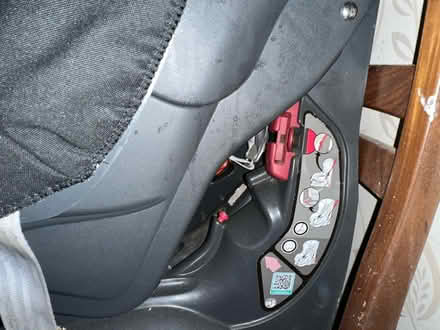 Photo of free Britax Romer child seat 6mont-3yrs (S4) #4
