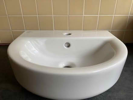 Photo of free 2 Hand basins - Brand New (Haywards Heath - near station) #1