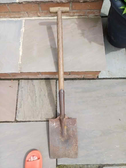 Photo of free Garden spade. (Owlthorpe S20) #1
