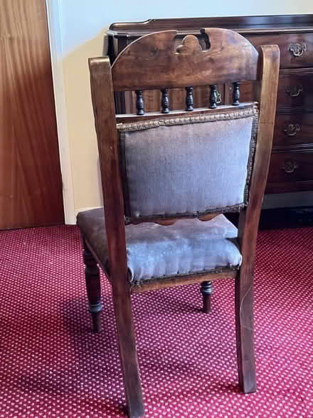 Photo of free Victorian carved side chair (North Leigh OX29) #2