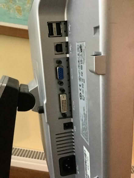 Photo of free 19" Dell monitor (Southport PR9) #2