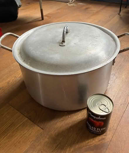 Photo of free Large pan with lid (Carlton Hill BN2) #1